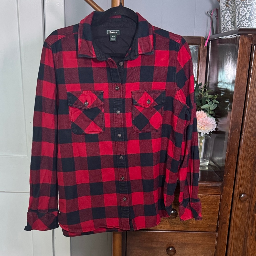 ❤️ Roots Buffalo Plaid Flannel — Size M
